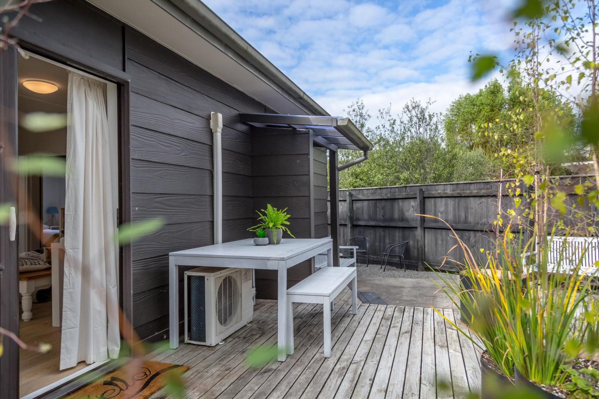 Tui Cottage Martinborough Bagian luar foto