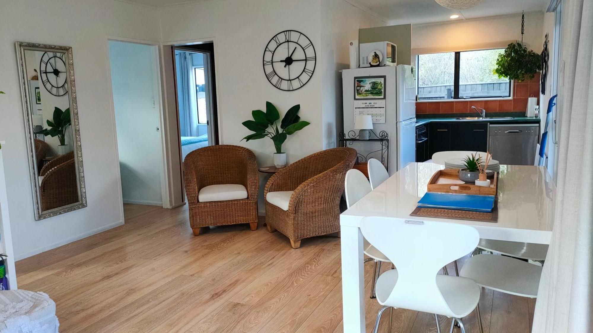 Tui Cottage Martinborough Bagian luar foto